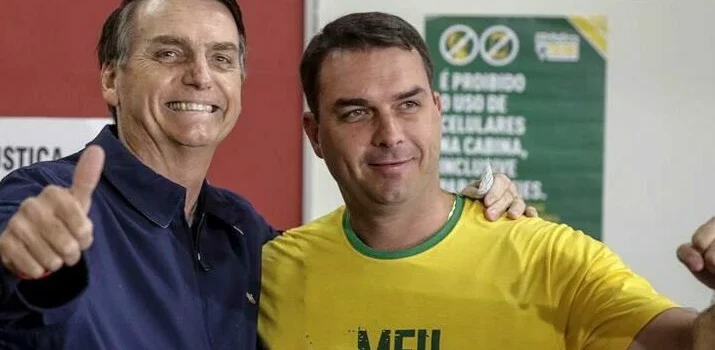 OAB pede que Moraes libere visita de Flávio a Jair Bolsonaro