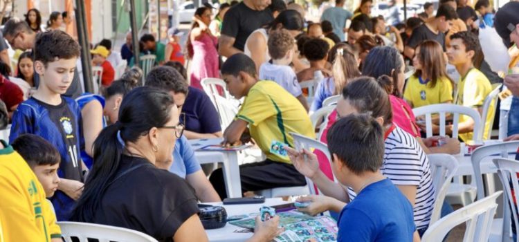 Segunda edição da Troca de Figurinhas movimenta Paço Municipal