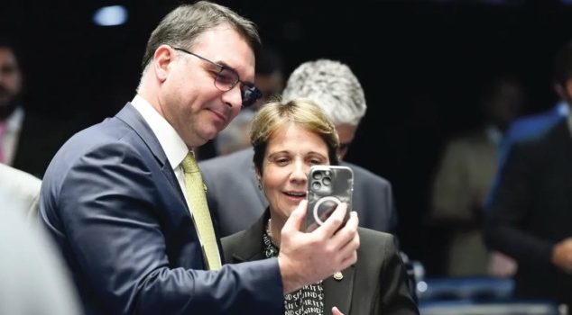 Senadora Tereza Cristina teria dito a aliados que aceitou ser vice de Flávio Bolsonaro