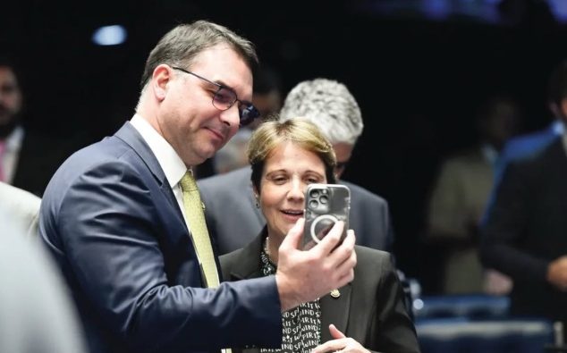 Senadora Tereza Cristina teria dito a aliados que aceitou ser vice de Flávio Bolsonaro