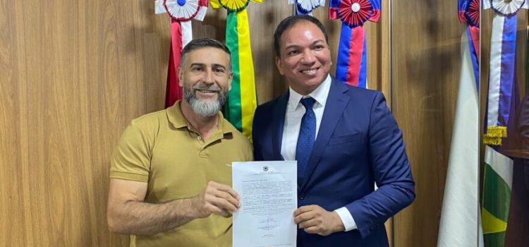 Suplente Afonso Aragão toma posse como vereador na Câmara de Rondonópolis