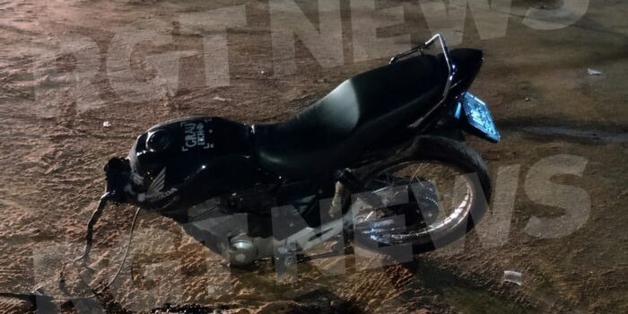 Vídeo mostra motocicleta partida ao meio após forte acidente em cruzamento de Rondonópolis; vídeo