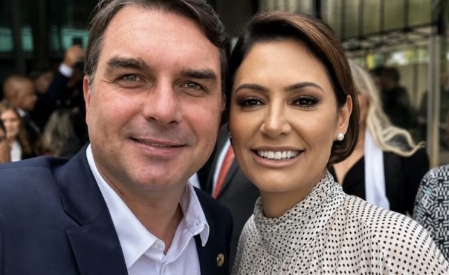 59% vê reconciliação entre Flávio e Michelle como positiva, diz pesquisa