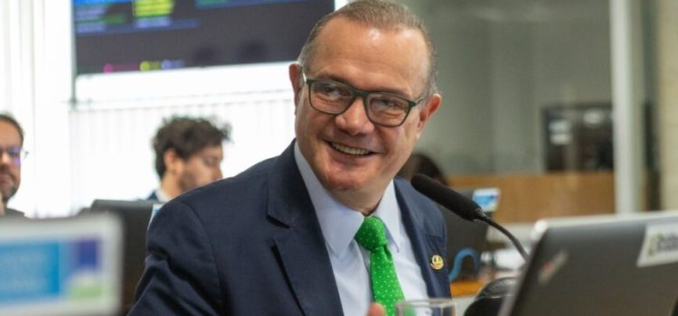 Agosto se despede sem avanço de Pivetta, enquanto Wellington se consolida na liderança da disputa pelo Governo