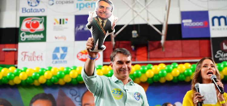 Eleições 2026: Flávio vence Lula por 47,3% a 42% no 2º turno