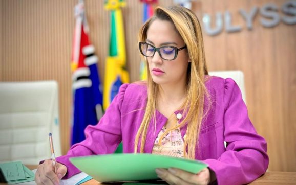 Em alusão aos 20 anos da Lei Maria da Penha, vereadora Kalynka Meirelles propõe Júri Popular simulado de feminicídio
