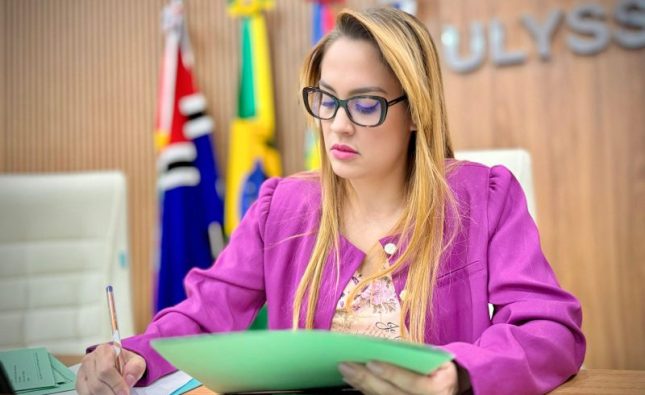 Em alusão aos 20 anos da Lei Maria da Penha, vereadora Kalynka Meirelles propõe Júri Popular simulado de feminicídio