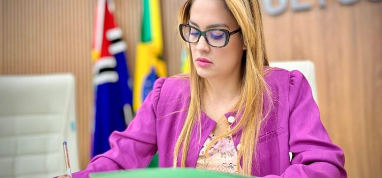 Em alusão aos 20 anos da Lei Maria da Penha, vereadora Kalynka Meirelles propõe Júri Popular simulado de feminicídio