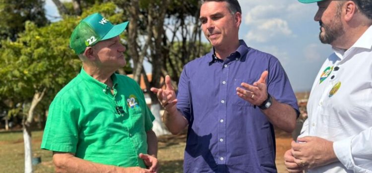 Flávio Bolsonaro se encontra com Wellington e reforça união do PL em Mato Grosso