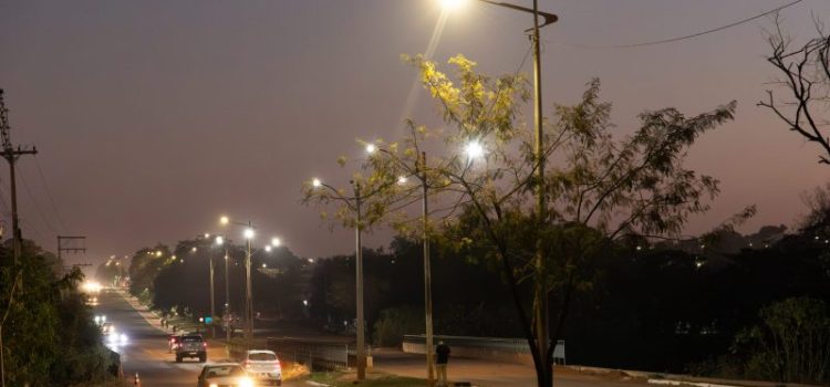 Gestão Cláudio reduz em mais de 41% gasto com iluminação pública após revisão cadastral