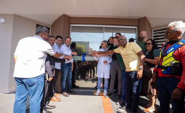 Gestão Cláudio reinaugura Centro de Nefrologia, agora renovado e modernizado; coordenador comemora 1ª emenda destinada ao local