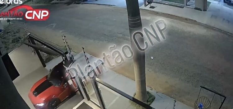 Homem nega cárcere privado e diz que mulher usou Mustang sem autorização para deixar imóvel em MT; vídeo