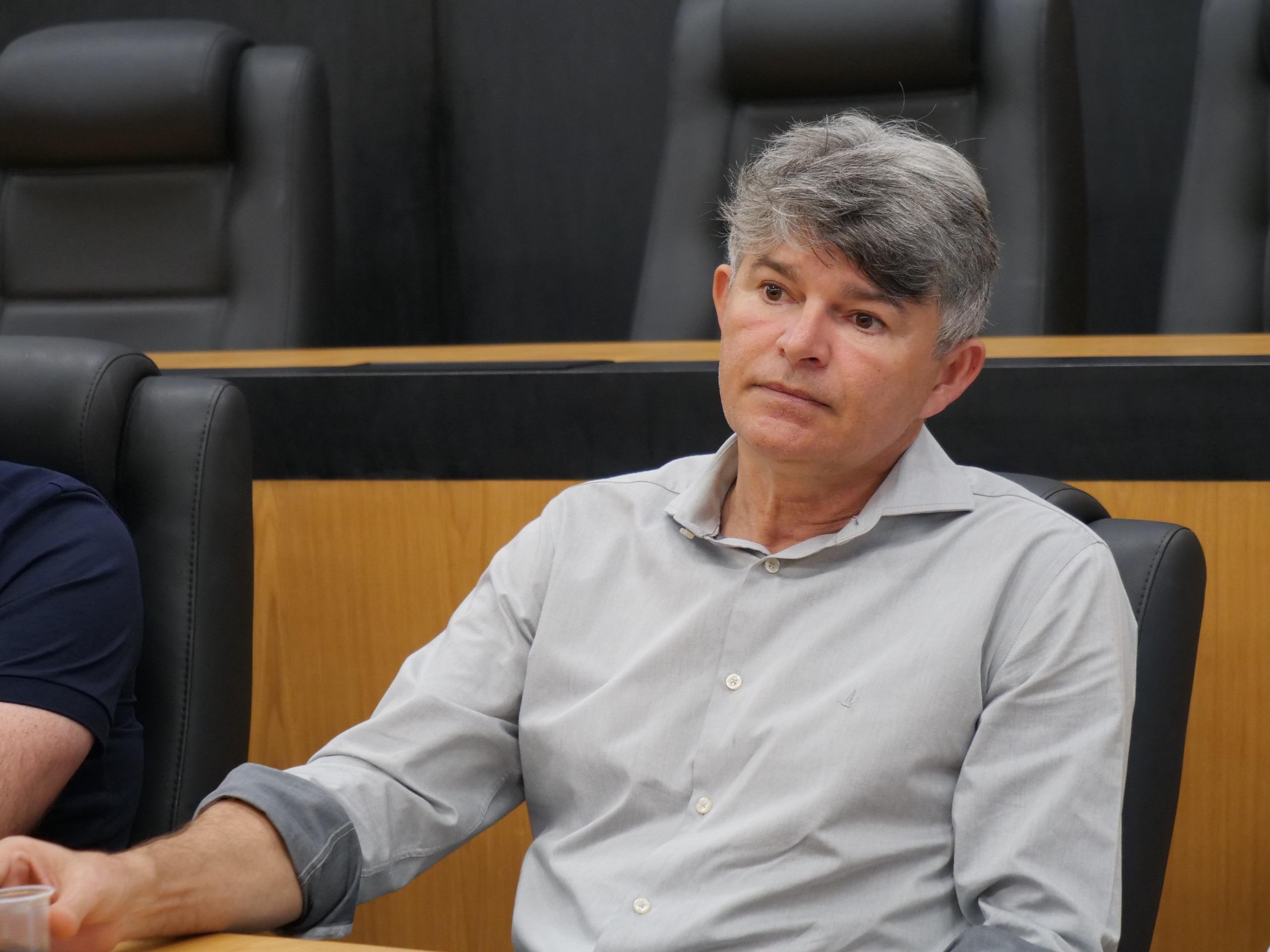 Juíza barra tentativa de Riva de tirar tempo de TV de Zé Medeiros