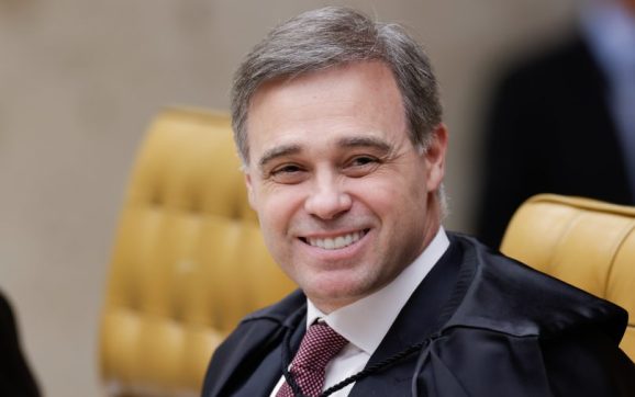 ‘Manobra’ falha miseravelmente e André Mendonça mantém caso de Lulinha no STF