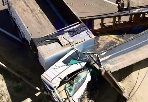 Motorista morre em grave acidente entre bitrem e caminhões na MT-130; vídeo mostra destruição