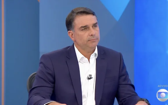 Na Globo, Flávio Bolsonaro desmonta narrativa sobre Vorcaro e dispara: “Quem deve explicações é o Lula”