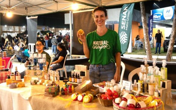 Pequenos comerciantes e ambulantes comemoram vendas durante a Exposul