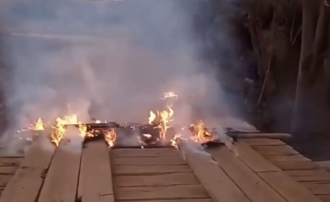 Ponte que liga Naboreiro à Vila Bueno é incendiada e deixa região isolada em Rondonópolis; vídeo