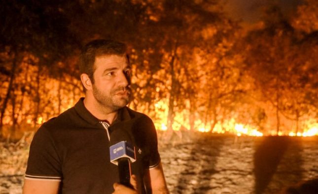 Prefeitura e Corpo de Bombeiros atuam na combate ao fogo no Parque dom Osório Stoffel; imagens do incêndio impressionam