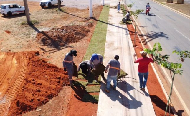 Serviços da Prefeitura pela cidade não param mesmo durante a Exposul