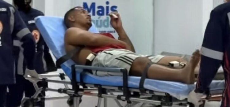 Suposta amante esfaqueia ‘garanhão’ durante briga com esposa e vídeo mostra chegada ao Hospital Regional