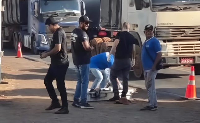 Vídeo mostra pedestre morto após ser atropelado e ‘esmagado’ por carreta na BR-070 em MT