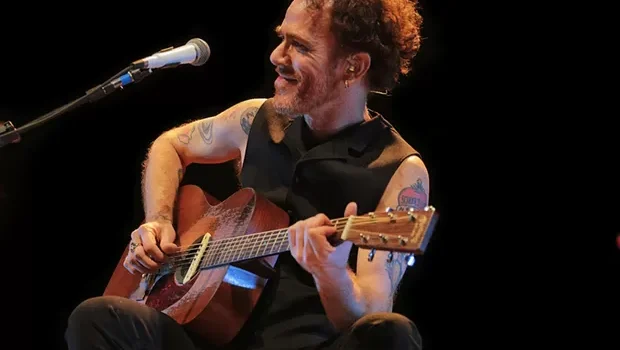 A PEDIDO DO PÚBLICO: setor esgota em dois dias e show de Nando Reis ganha mesas extras em Rondonópolis