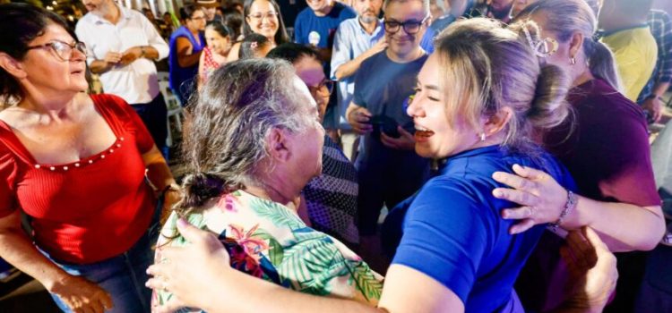 Atenta às demandas da população, Alessandra Ferreira intensifica agenda nas ruas