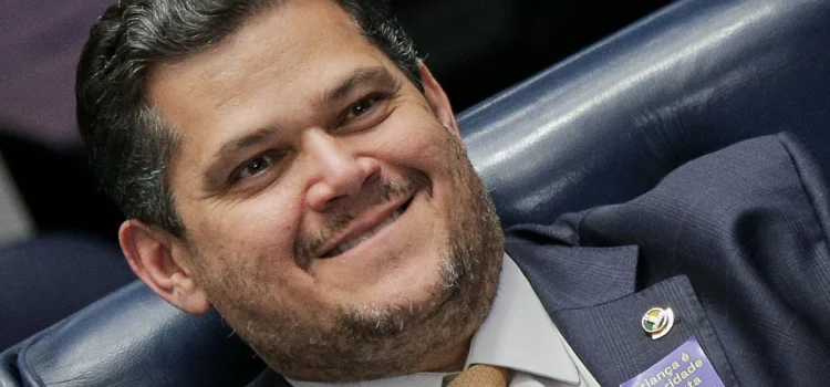 “Fala, meu amor”: mensagens mostram proximidade entre Alcolumbre e Vorcaro