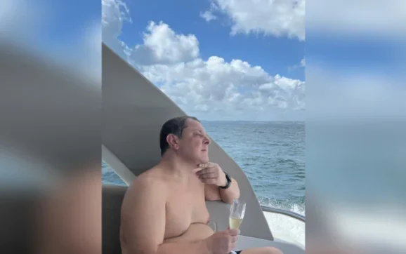 Farra do INSS: Lulinha teve Réveillon com quase R$ 18 mil em bebidas pagas por empresa de Roberta Luchsinger