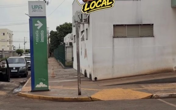 Filho de 11 anos esfaqueia a mãe após ela negar celular; mulher chegou ensanguentada à UPA; vídeo