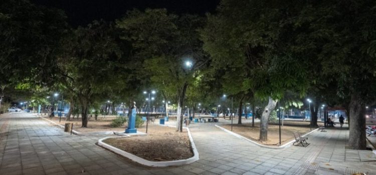 Gestão Cláudio reforça iluminação e dá nova vida às praças de Rondonópolis