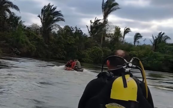 Homem desaparece no rio durante teste de barco com amigos e bombeiros de Rondonópolis fazem buscas; vídeo