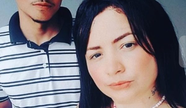 Homem é brutalmente esfaqueado pela esposa em posto de combustível e morre no Hospital Regional