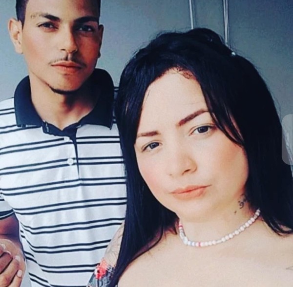 Homem é brutalmente esfaqueado pela esposa em posto de combustível e morre no Hospital Regional