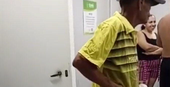 Homem exagera no ‘Tadala’ e vídeo mostra ele com tremores no Hospital Regional