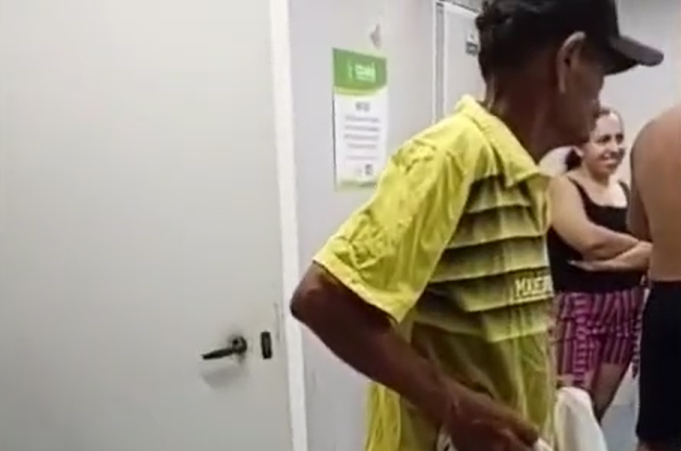 Homem exagera no ‘Tadala’ e vídeo mostra ele com tremores no Hospital Regional