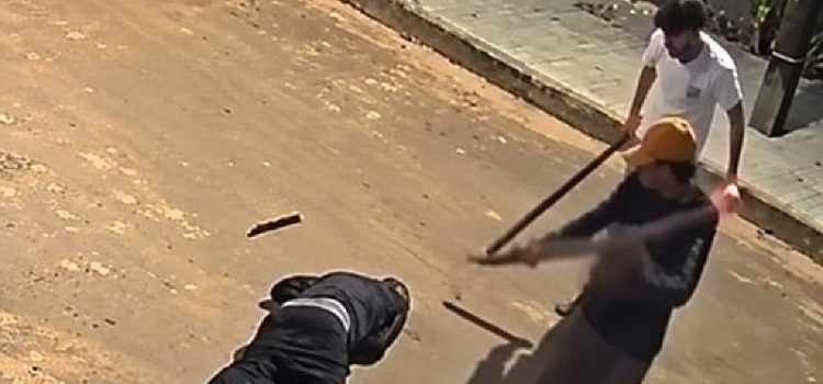 Homem persegue ex com martelo e morre após levar pauladas em MT; vídeo mostra agressões