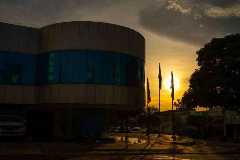 Inmet emite alerta vermelho de onda de calor e Rondonópolis pode chegar aos 44°C nos próximos dias
