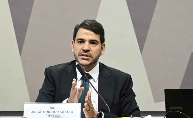 Jorge Messias e Andrei trocaram xingamentos no gabinete de Lula