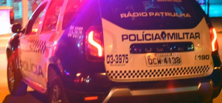 Mulher se tranca em banheiro após ex tentar levá-la à força para falar com pessoas misteriosas em Rondonópolis