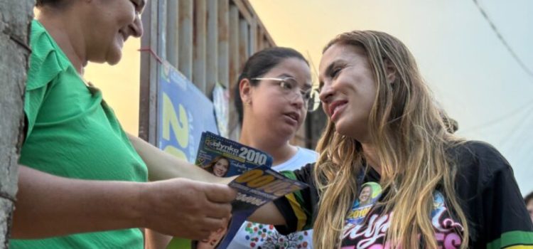 Pelas ruas e feiras: Kalynka Meirelles intensifica presença nos bairros de Rondonópolis