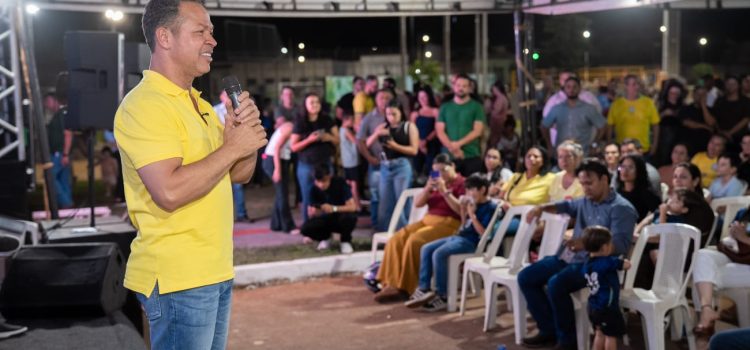 Prefeito Cláudio Ferreira entrega espaço de lazer ao bairro Alfredo de Castro: “obra necessária aqui”