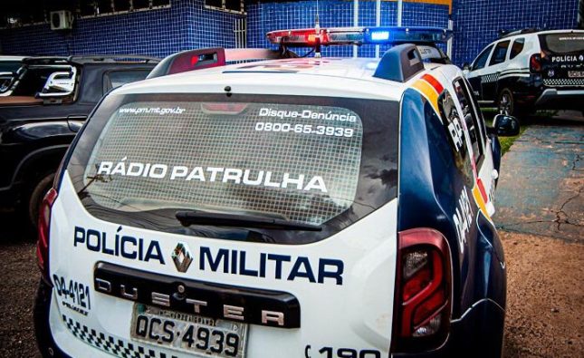 Procurado por estupro de vulnerável é flagrado bebendo com grupo e acaba capturado em Rondonópolis