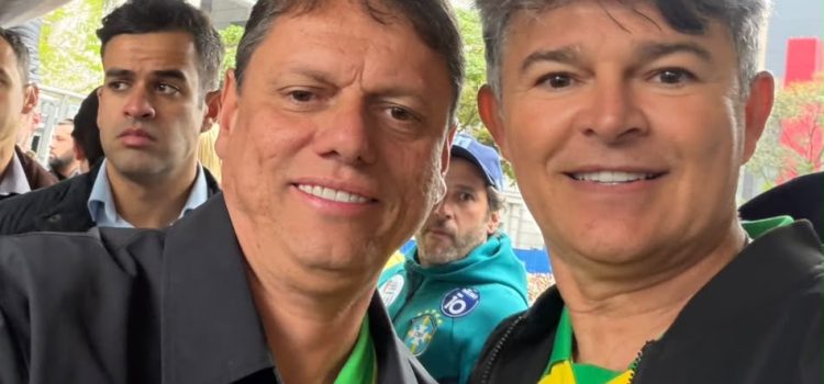 Tarcísio pede votos para Zé Medeiros ao Senado em Mato Grosso