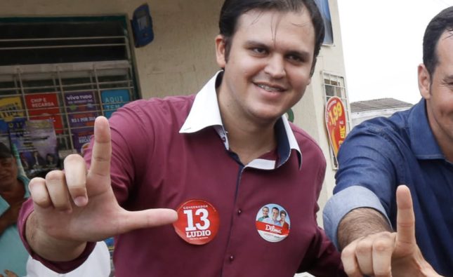 Thiago Silva tenta derrubar matéria sobre caminhonete da esposa, mas Justiça mantém publicação e afasta alegação de falsidade