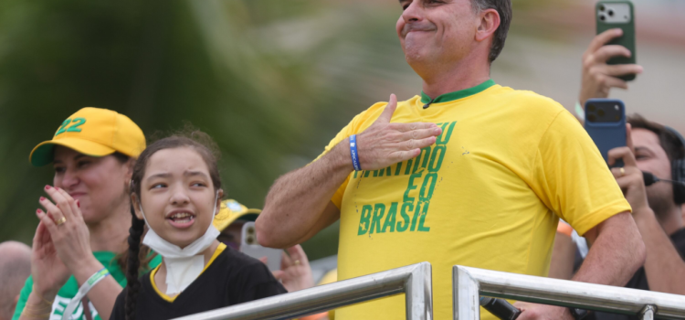 Três pesquisas no mesmo dia colocam Flávio à frente de Lula no segundo turno