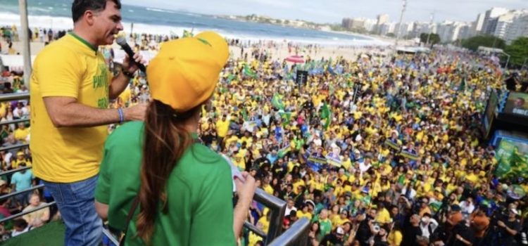 44% a 42%: Flávio cresce e aparece à frente de Lula em segundo turno, aponta pesquisa Quaest
