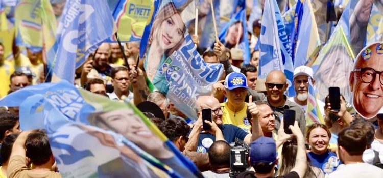 A poucos dias da eleição, Alessandra Ferreira lota caminhada ao lado de Pivetta, Cláudio e Medeiros