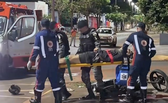 Bandido morre em confronto com a PM após fuga de moto e comparsa acaba preso em MT; veja vídeos